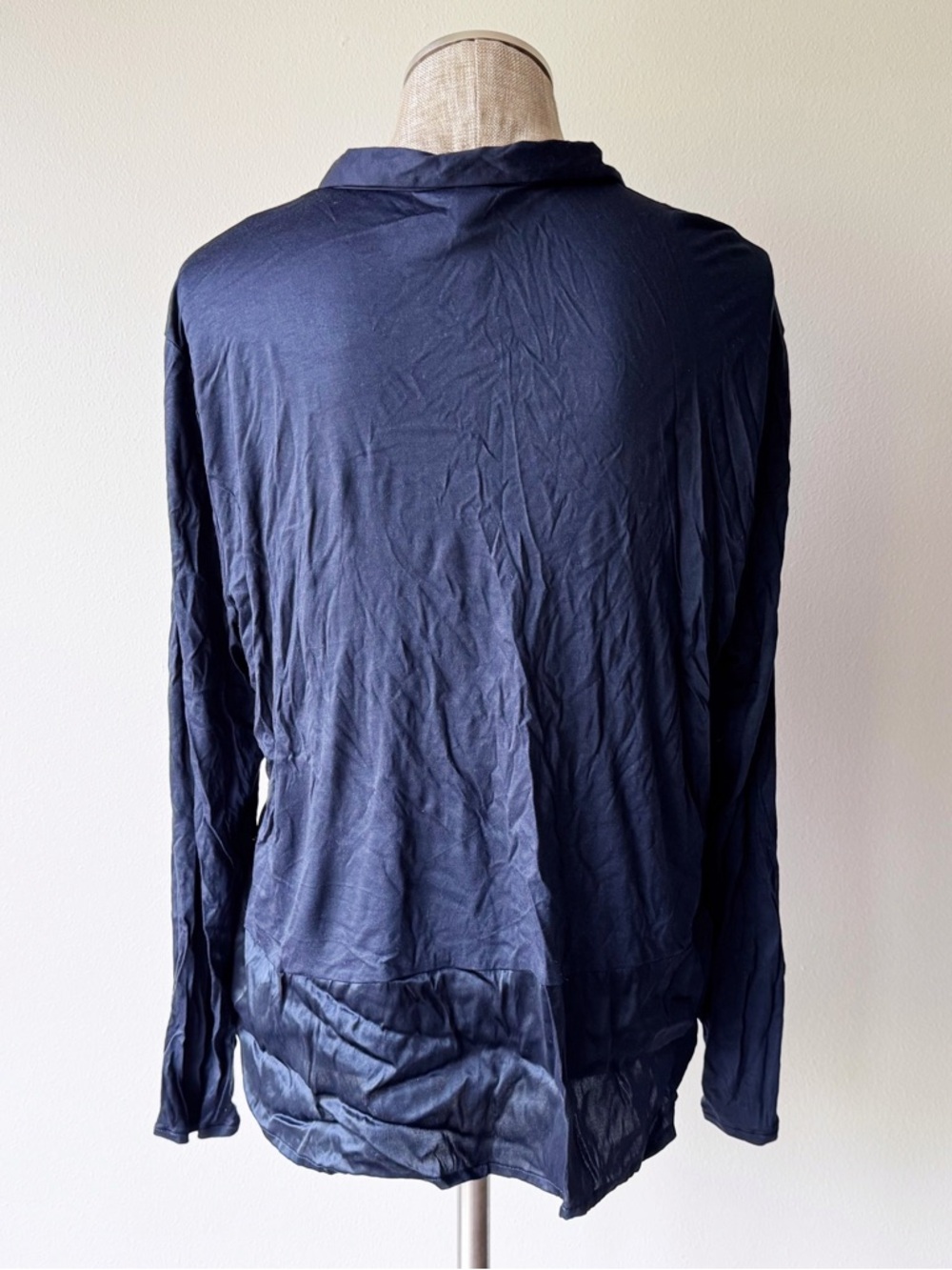 Hanro Navy Blue Modal / Silk Button Down Sleep Shirt - Picture 5 of 13